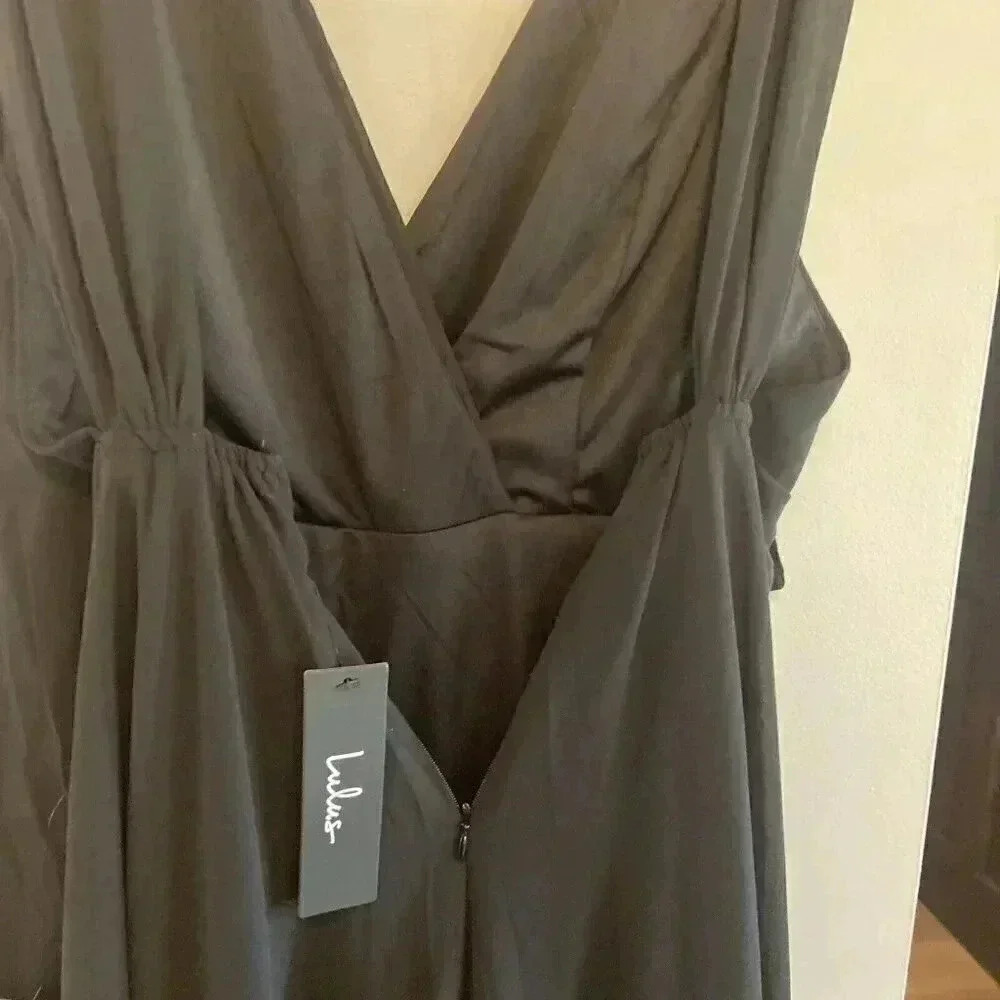 New LULU'S Dance the Night Away Maxi Gown Black Surplice Dress Medium Formal NWT - Picture 9 of 16